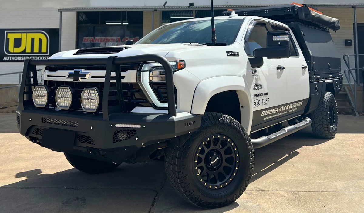 4WD 2024 Chevrolet Silverado 2500 HD 20000kms Tuff Bullbar, Lightforce Beast Spotties, GME UHF, Method Alloy Wheels